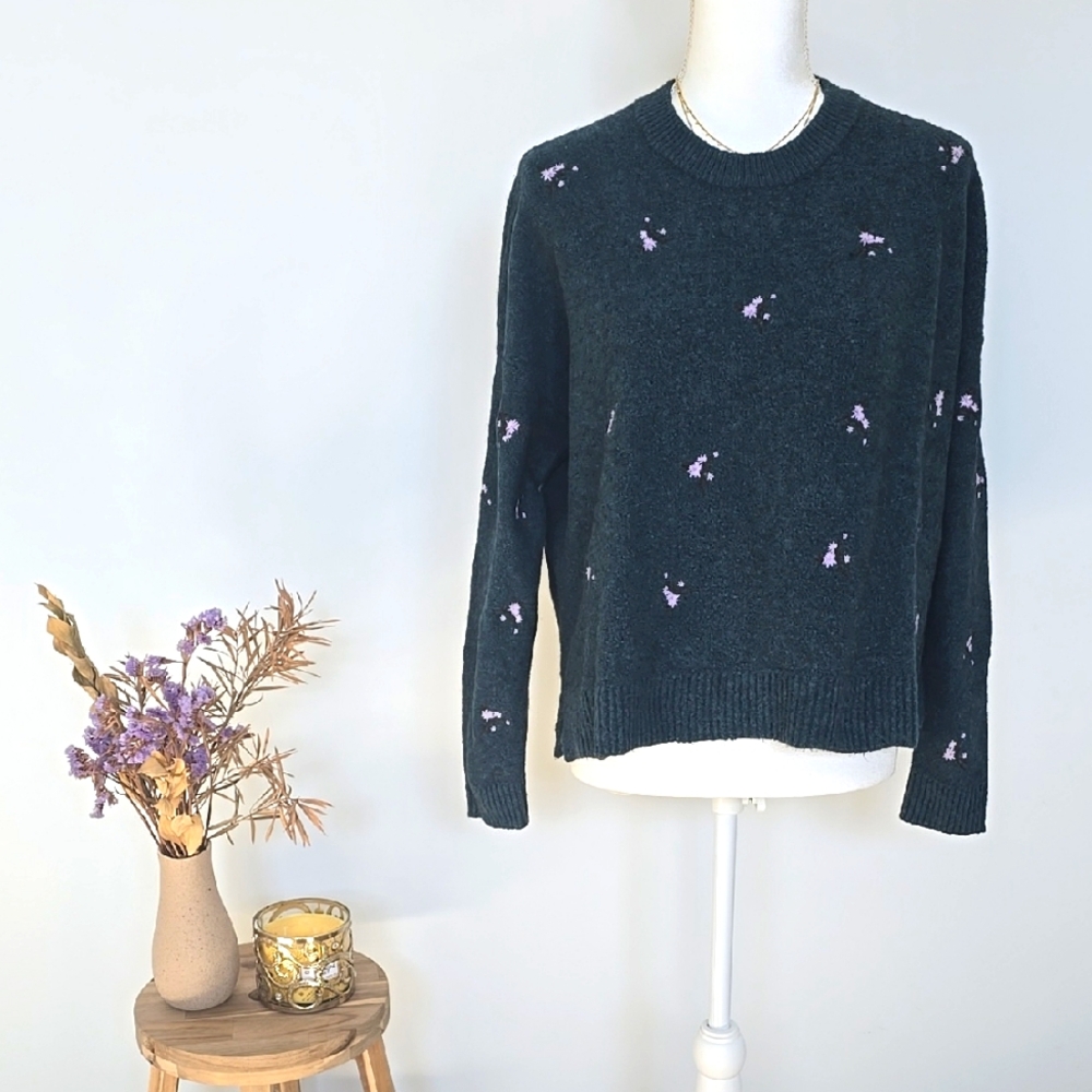 Madewell - Embroidered Sweater with Purple Flower Accent - Forest Green - M
